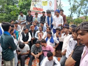 जर्जर सरकारी स्कूलों की बदहाल व्यवस्था के खिलाफ भूख हड़ताल को भीम आर्मी का मजबूती से समर्थन!